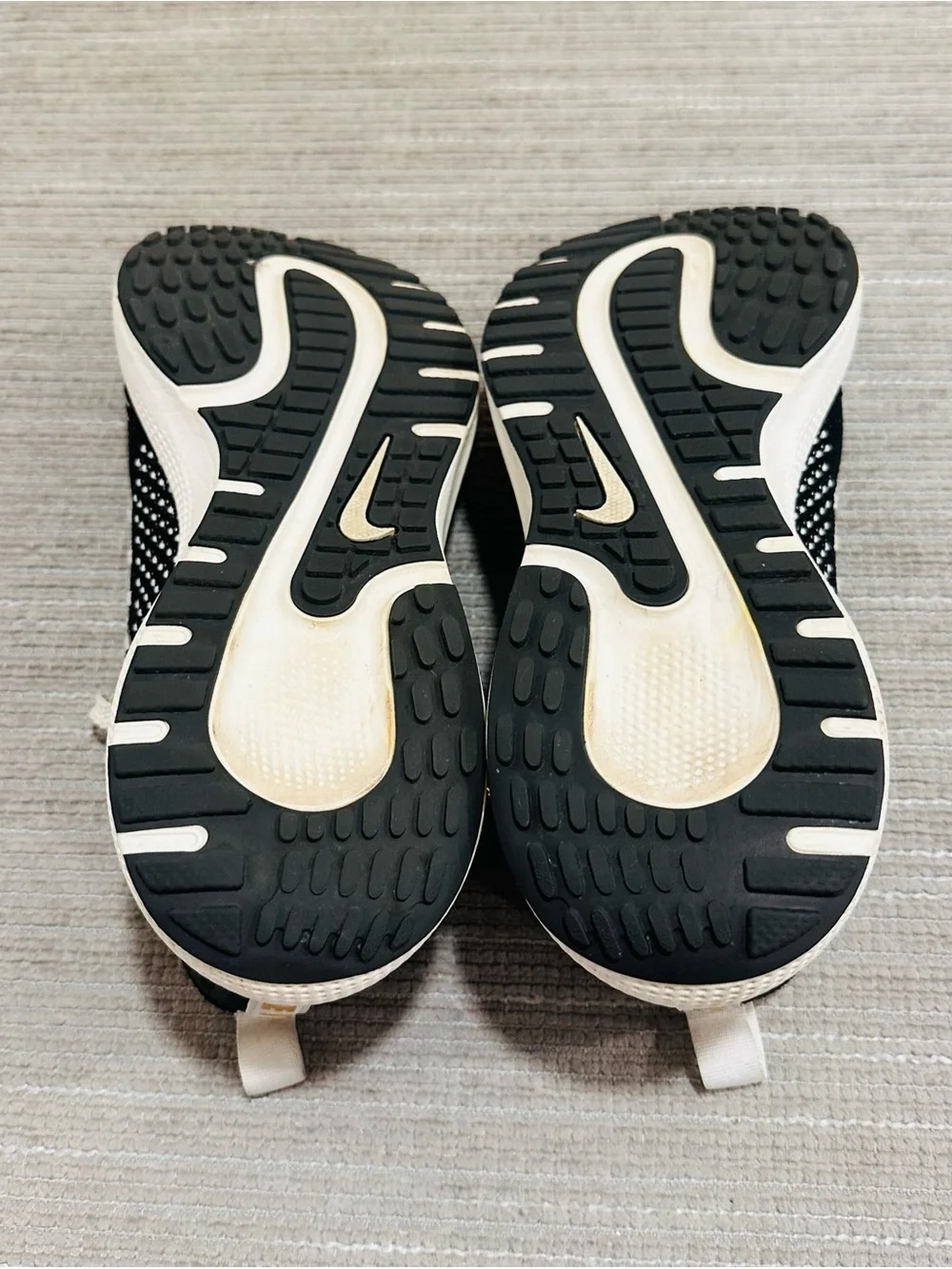 Nike React Escape RN Flyknit Black Sail Gold Women’s Snoes DC4269-002 Size  8,5